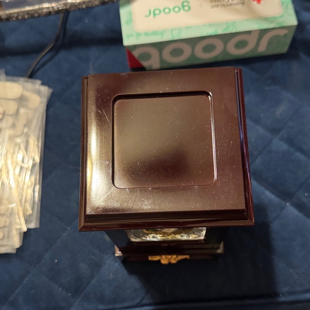 Nativity Scene Music Box****FINAL MARKDOWN**** - Picture 3 of 6